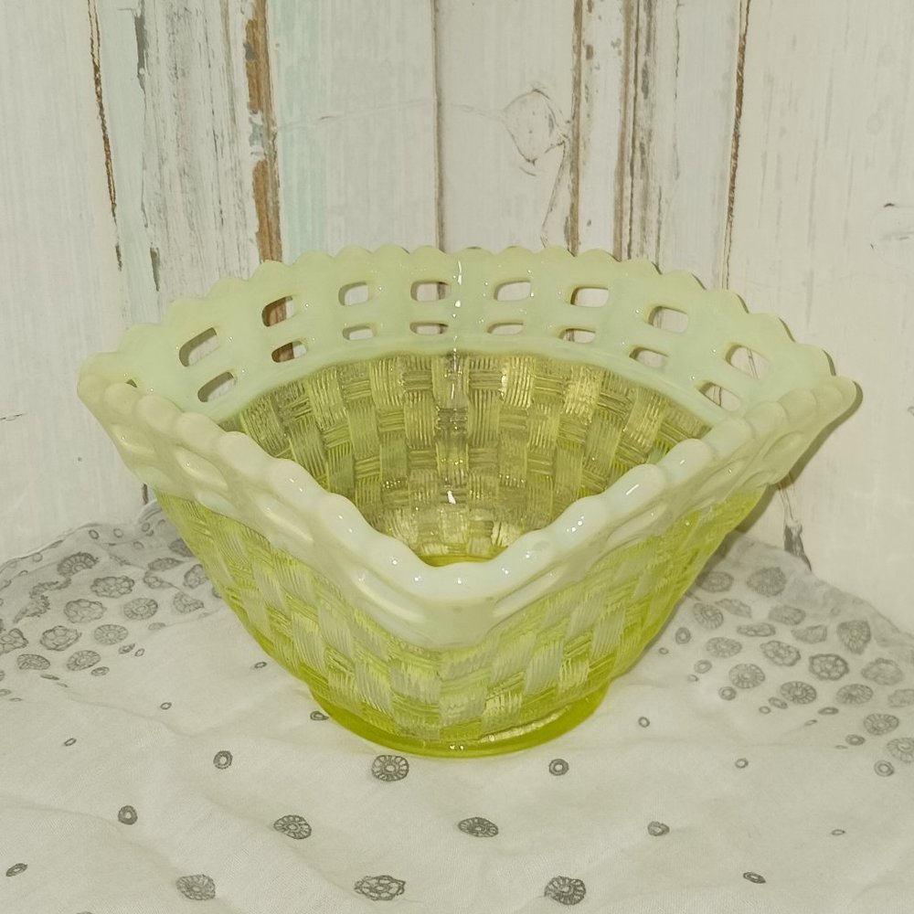 Vintage Fenton Opalescent Uranium Glass Basketweave Lace Top Square Bowl - Picture 2 of 7